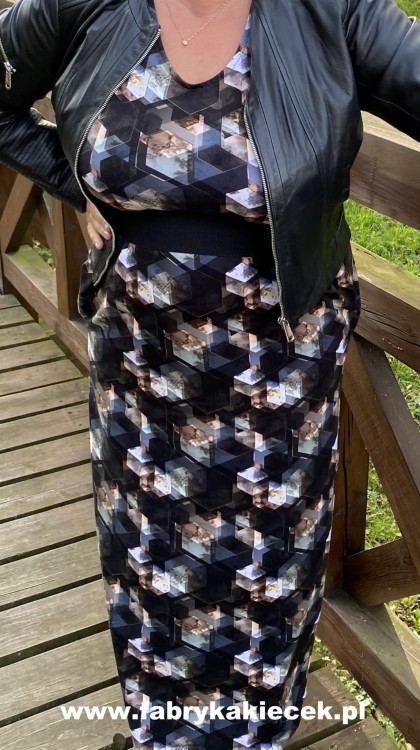 Sukienka 48/50 biust 122/124 cm długa z kieszeniami, bawełniana, elastyczna, prosta, BEŻOWA, BRĄZOWA, SZEŚCIANY