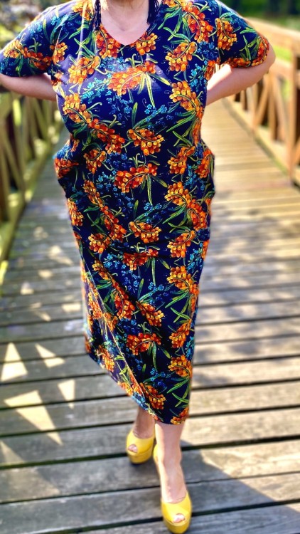 Sukienka MIDI 44/46 elastyczna, elegancka, całoroczna, biust 118/120 cm, tkanina DRESÓWKA, 95%  bawełny, naturalna, wygodna, na duży biust,  z kieszeniami