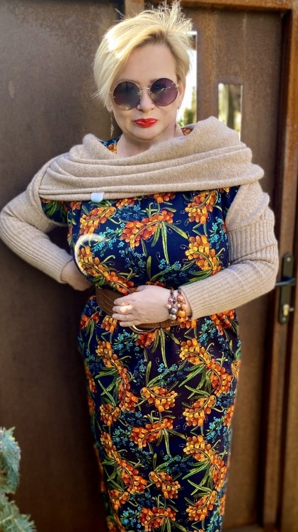 Sukienka MIDI 52/54 elastyczna, elegancka, całoroczna, biust 126/128 cm, tkanina DRESÓWKA, 95%  bawełny, naturalna, wygodna, na duży biust,  z kieszeniami