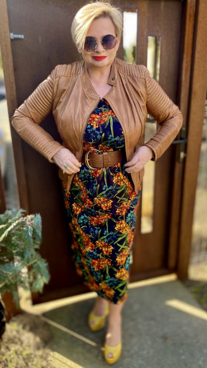 Sukienka MIDI 44/46 elastyczna, elegancka, całoroczna, biust 118/120 cm, tkanina DRESÓWKA, 95%  bawełny, naturalna, wygodna, na duży biust,  z kieszeniami