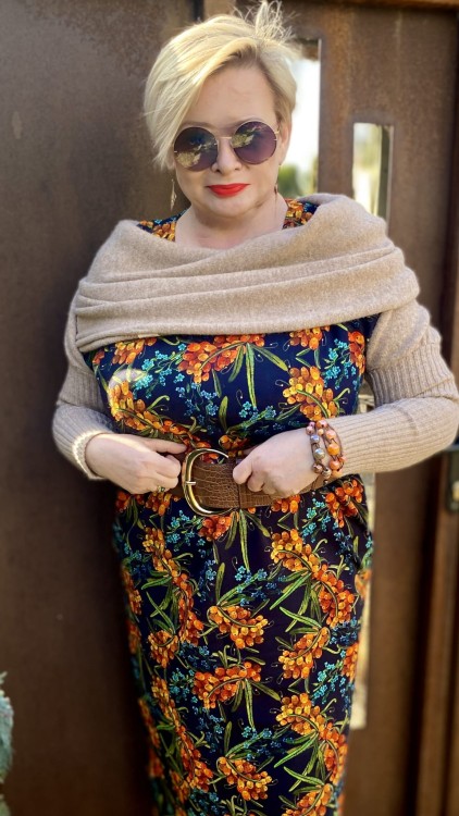 Sukienka MIDI 44/46 elastyczna, elegancka, całoroczna, biust 118/120 cm, tkanina DRESÓWKA, 95%  bawełny, naturalna, wygodna, na duży biust,  z kieszeniami