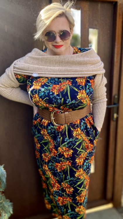 Sukienka MIDI 50/52 elastyczna, elegancka, całoroczna, biust 124/126 cm, tkanina DRESÓWKA, 95%  bawełny, naturalna, wygodna, na duży biust,  z kieszeniami
