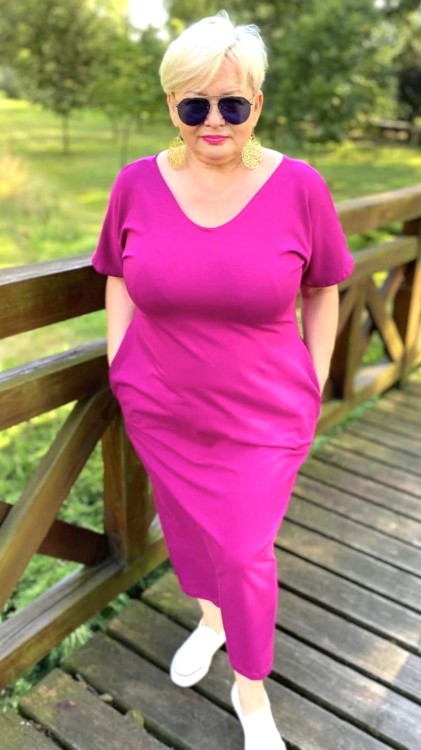 Sukienka 36/38,  całoroczna, z polskiej dzianiny dresówki, 95% bawełny, prosta, elegancka, z kieszeniami, uniwersalna, GŁADKA  AMARANTOWA / CIEMNY RÓŻ (1)