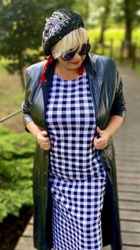 Sukienka MIDI 50/52 elastyczna, elegancka, całoroczna, biust 124/126 cm, tkanina DRESÓWKA, 95%  bawełny, naturalna, wygodna, na duży biust,  z kieszeniami, KRATA BIAŁO - CZARNA