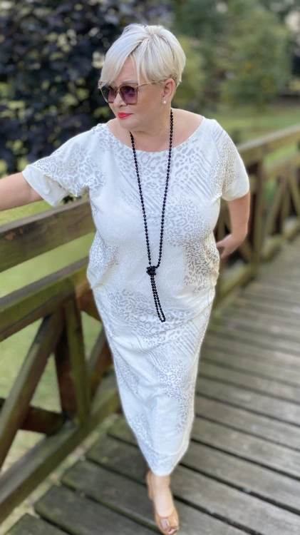 Sukienka 44/46, biust 118/120 cm,  całoroczna, z polskiej dzianiny dresówki, 95% bawełny, prosta, elegancka, z kieszeniami, uniwersalna, faktura lnu, PASTELOWA, CREMA