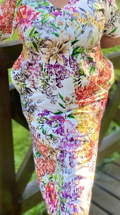 Sukienka elastyczna, całoroczna 46/48, biust 120/122 cm, z kieszeniami, bawełna 95%, fason prosty, klasyczny,  idealna na większy biust, ŁĄKA KWIETNA