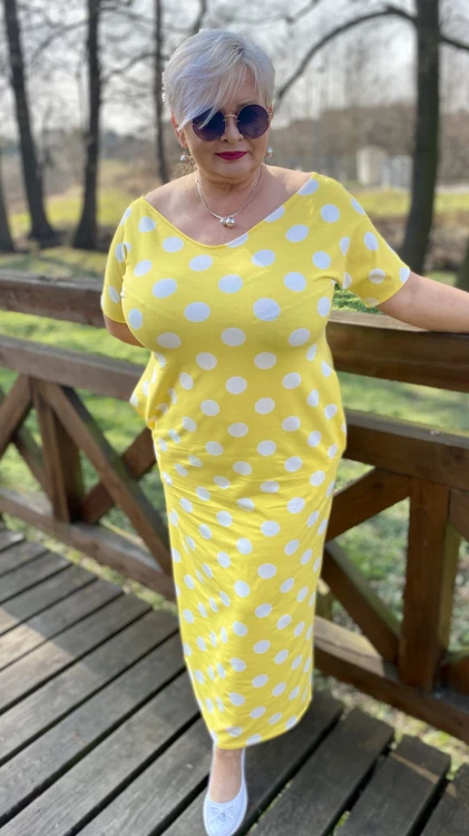 Sukienka 56/58 biust 130/132 cm, WISKOZA Z ELASTANEM, długa, prosta, z kieszeniami, WYGODNA , NA WIOSNĘ I LATO, ZÓŁTA W BIAŁE GROCHY